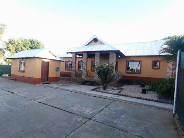 House for rent in Waterkloof, Gauteng