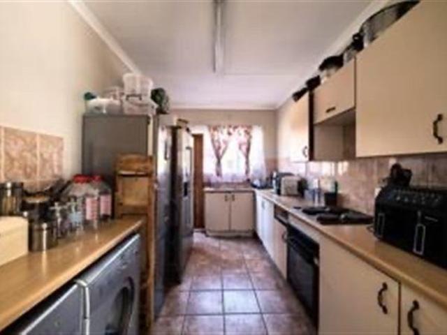 House for rent in Akasia