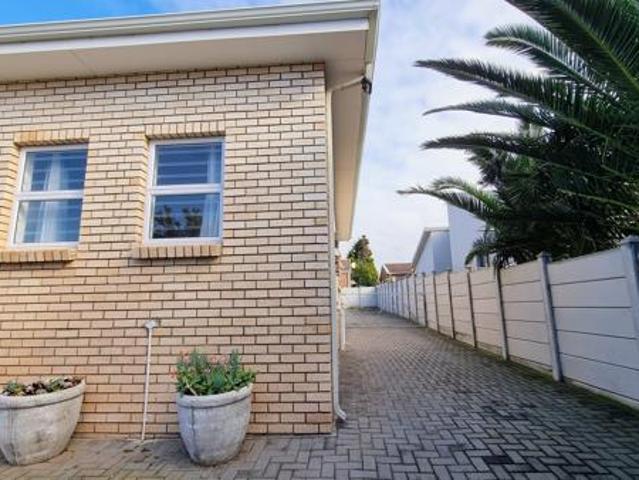 House for rent in Jeffreys Bay, Kouga Local Municipality