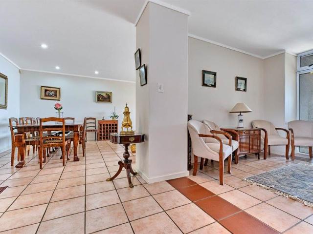 Townhouse for sale in Johannesburg, North & Sandton