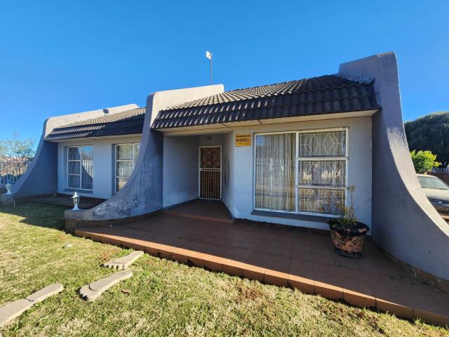 House for sale in Frances Baard, Northern Cape