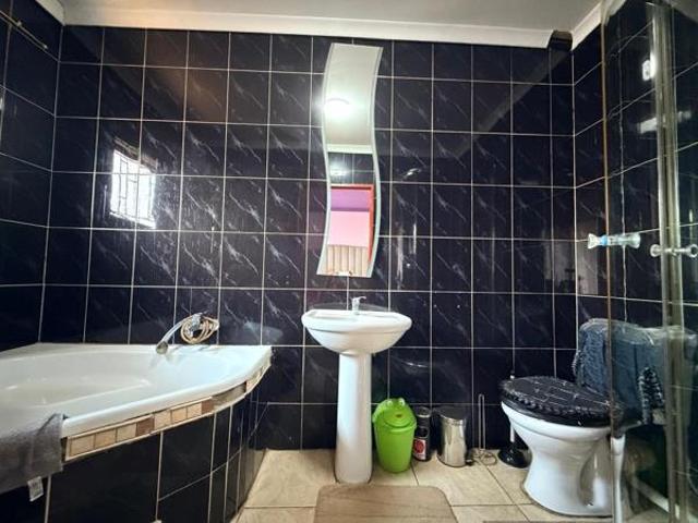 House for sale in Frances Baard, Northern Cape