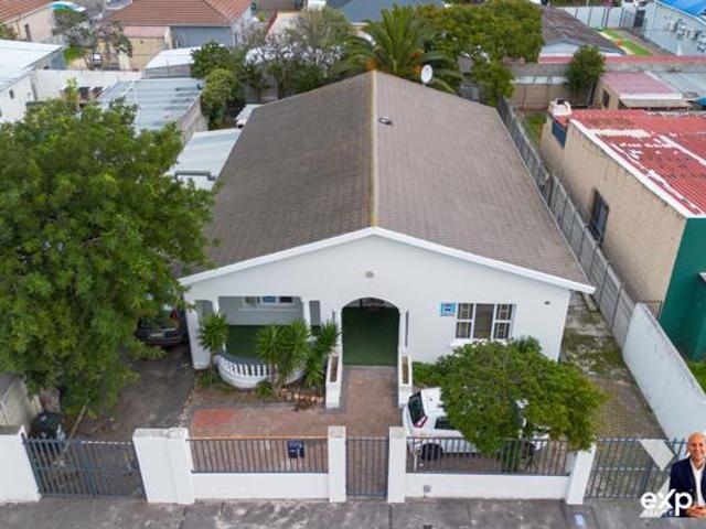House for sale in Cape Town, Western Cape