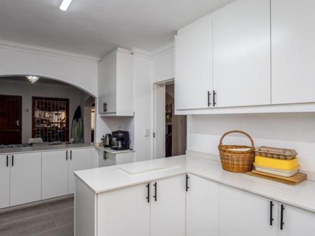 House for sale in Cape Town, Western Cape