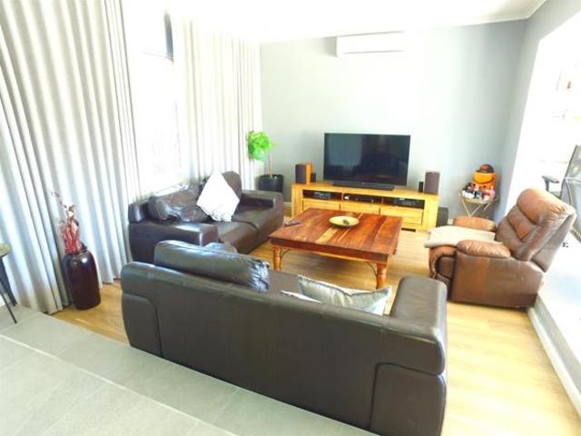 House for sale in Cape Town, Western Cape