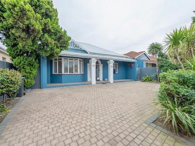 House for sale in Cape Town, Western Cape