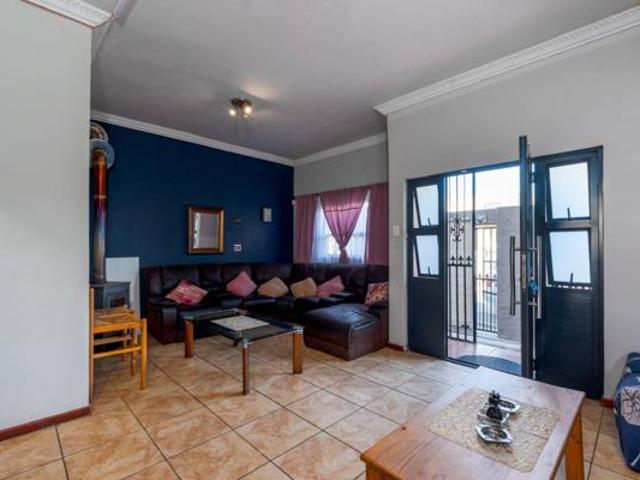 House for sale in Cape Town, Western Cape