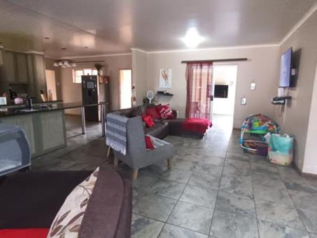 House for sale in Kgalagadi, Northern Cape