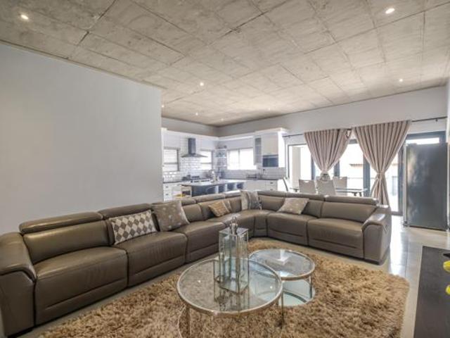 House for rent in Waterkloof, Gauteng