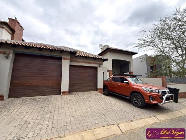 House for rent in Waterkloof, Gauteng