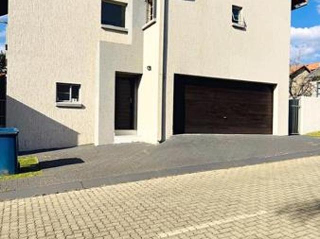 House for rent in Waterkloof, Gauteng