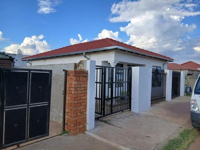 House for sale in Vosloorus, Gauteng