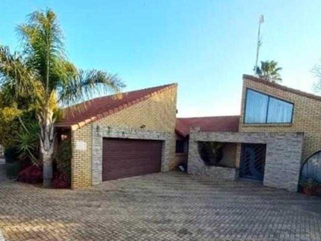 House for sale in Dr Kenneth Kaunda, North West