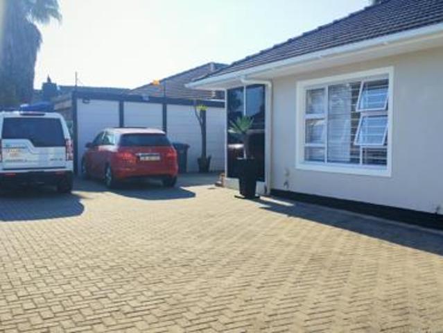 House for sale in Cape Town, Western Cape