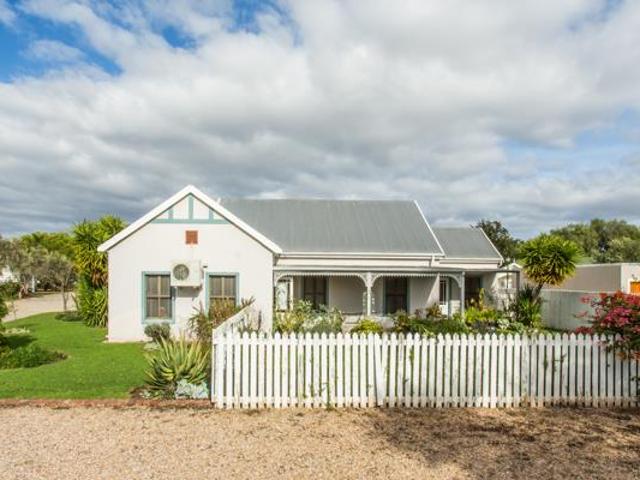 House for sale in Oudtshoorn Local Municipality, Garden Route District Municipality