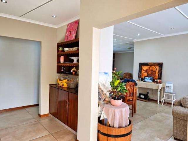 House for sale in Oudtshoorn Local Municipality, Garden Route District Municipality