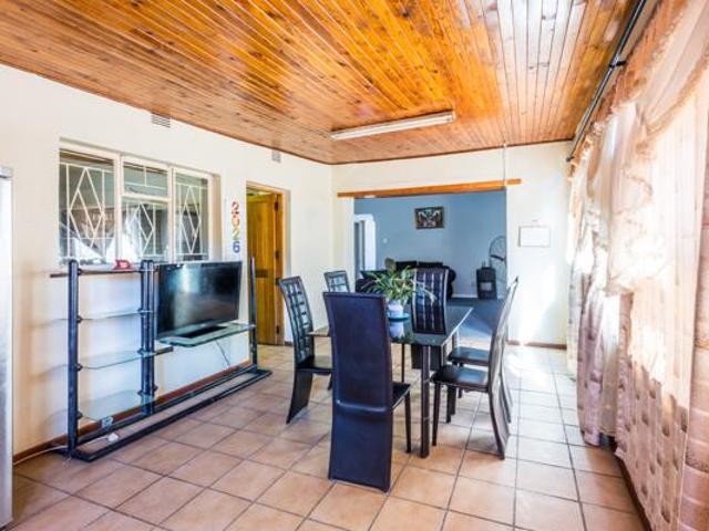 House for sale in Oudtshoorn Local Municipality, Garden Route District Municipality