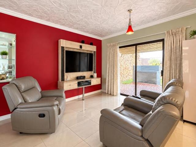 House for sale in Nelson Mandela Bay Ward 18, Nelson Mandela Bay Metropolitan Municipality