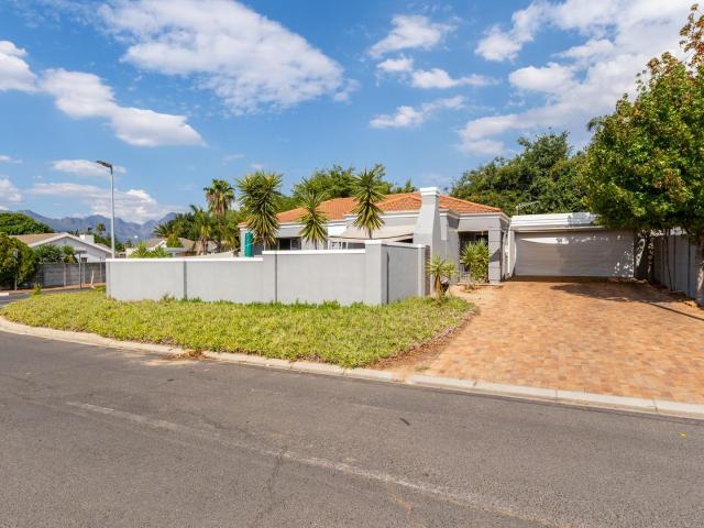 House for sale in Onverwacht, Western Cape