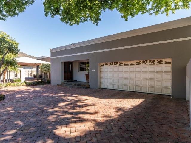 House for sale in Onverwacht, Western Cape