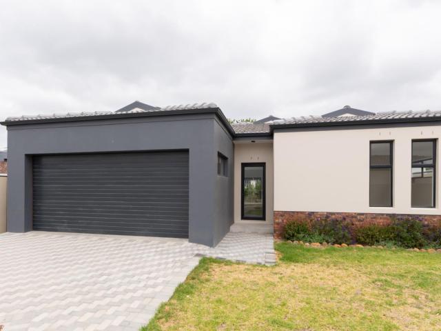 House for sale in Onverwacht, Western Cape