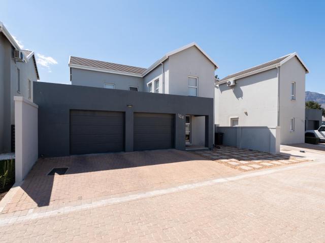House for sale in Onverwacht, Western Cape