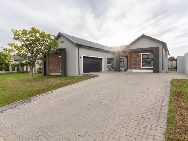 House for sale in Onverwacht, Western Cape