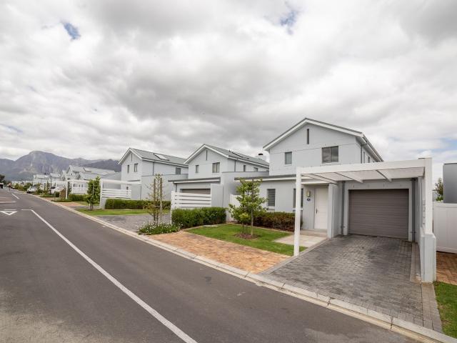 House for sale in Paarl, Western Cape