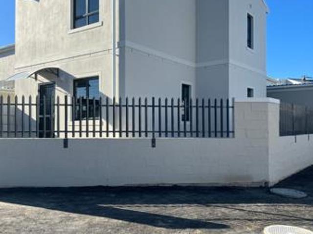 House for sale in Cape Town, Western Cape