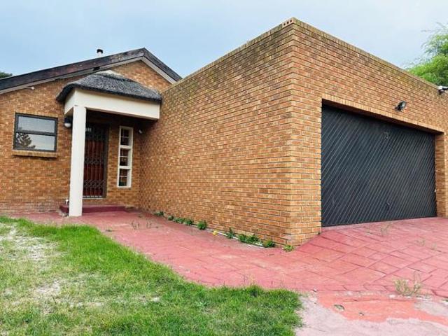 House for sale in Cape Town, Western Cape