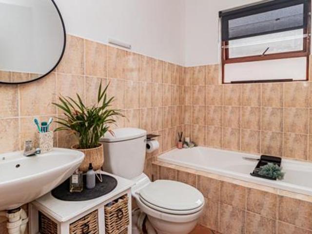 House for sale in Cape Town, Western Cape