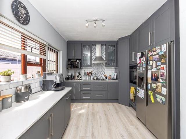 House for sale in Cape Town, Western Cape