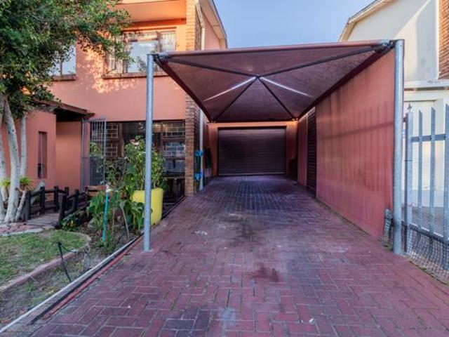 House for sale in Cape Town, Western Cape