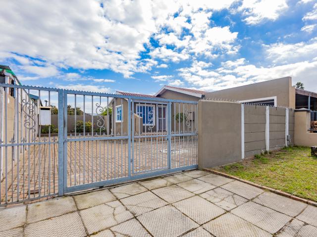 House for sale in Parow, Western Cape