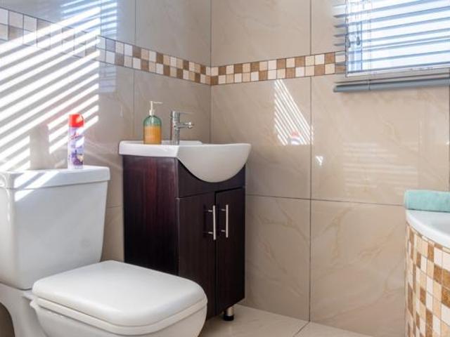 House for sale in Cape Town, Western Cape