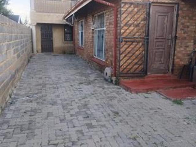 House for rent in Pimville, Soweto