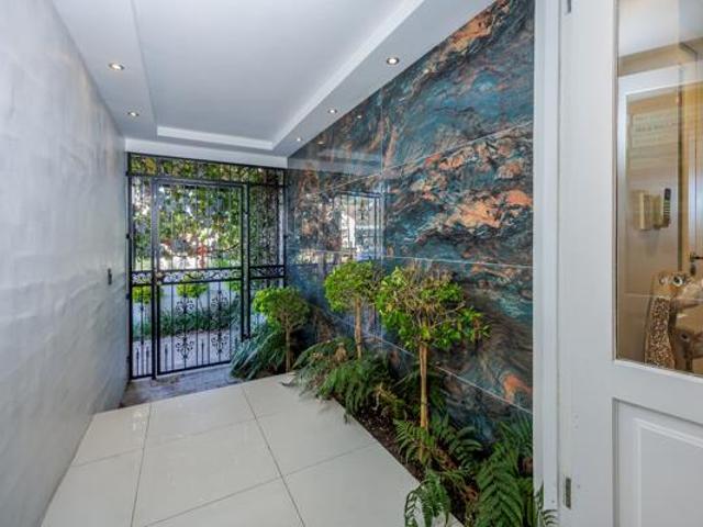 House for sale in Cape Town, Western Cape