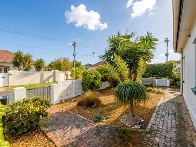 House for sale in Cape Town, Western Cape