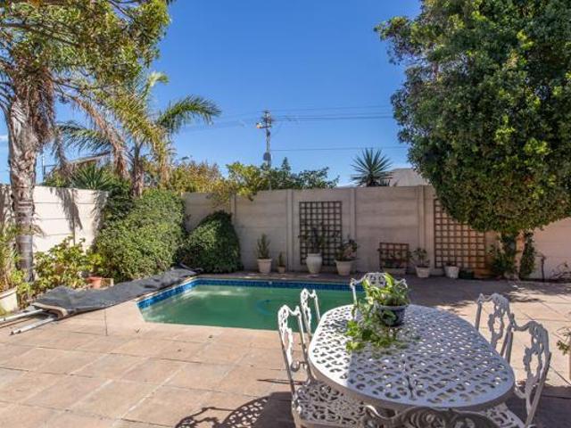 House for sale in Cape Town, Western Cape