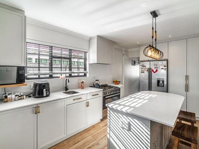 House for sale in Wynberg, Cape Town