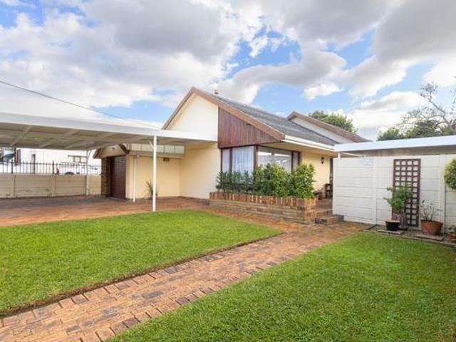 House for sale in Cape Town, Western Cape