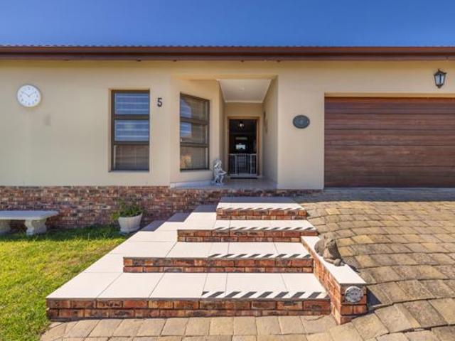 House for sale in Bushmans River Mouth, Eastern Cape