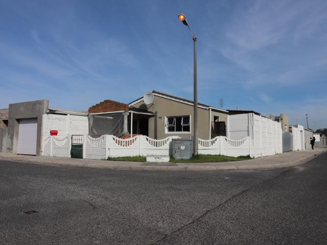 House for sale in Mitchells Plain, Western Cape