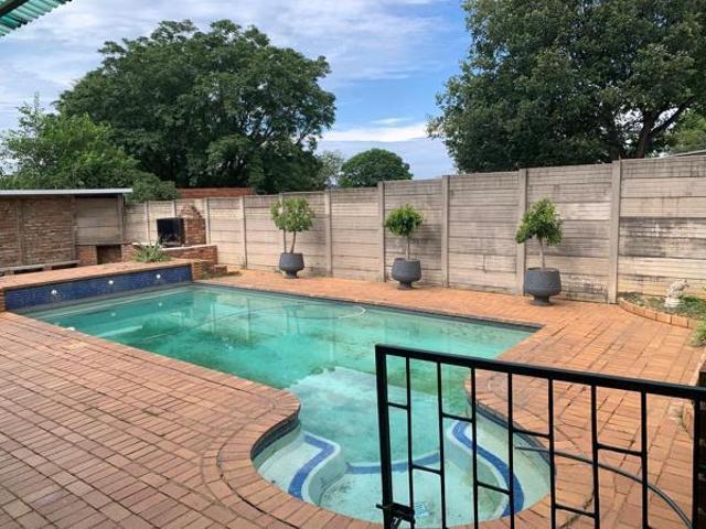 House for rent in Waterkloof, Gauteng