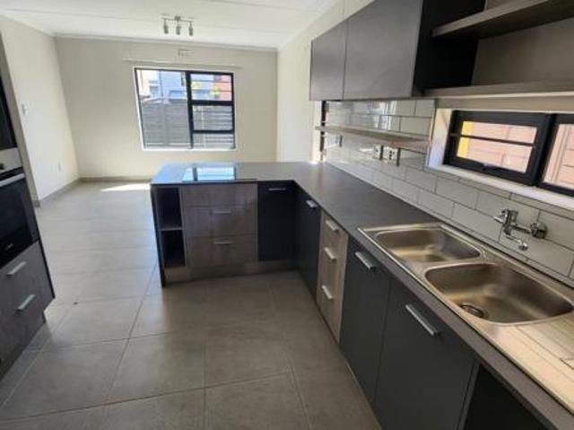 House for rent in Waterkloof, Gauteng