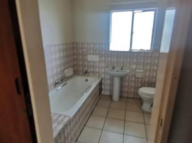 House for rent in Waterkloof, Gauteng