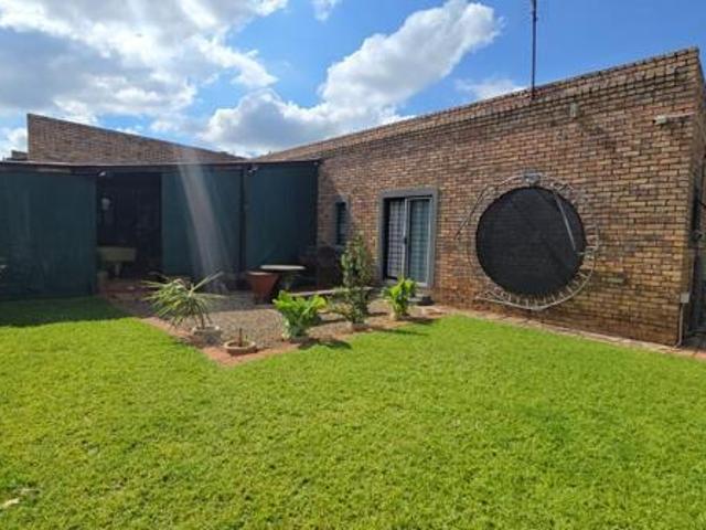 House for rent in Waterkloof, Gauteng