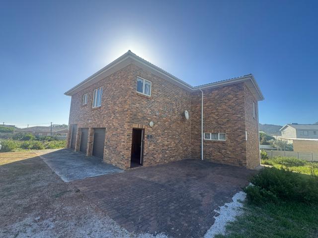 House for sale in Baardskeerdersbos, Western Cape