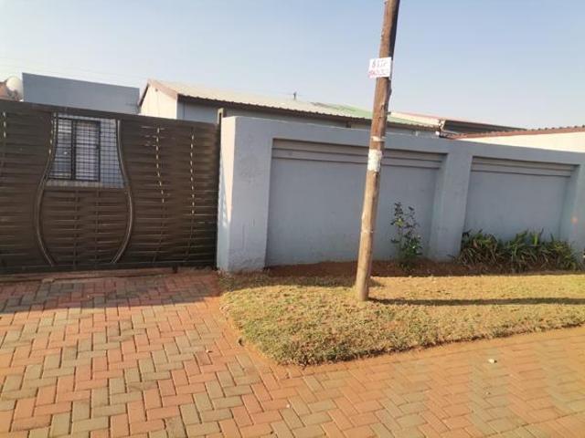 House for rent in Protea Glen, Soweto
