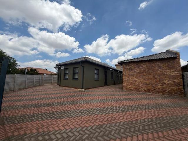 House for rent in Protea Glen, Soweto